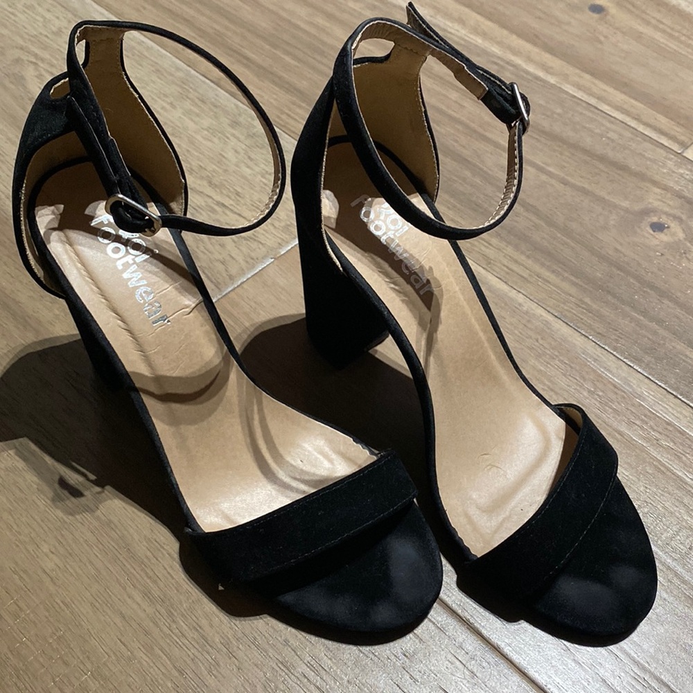 Black Chunky heel